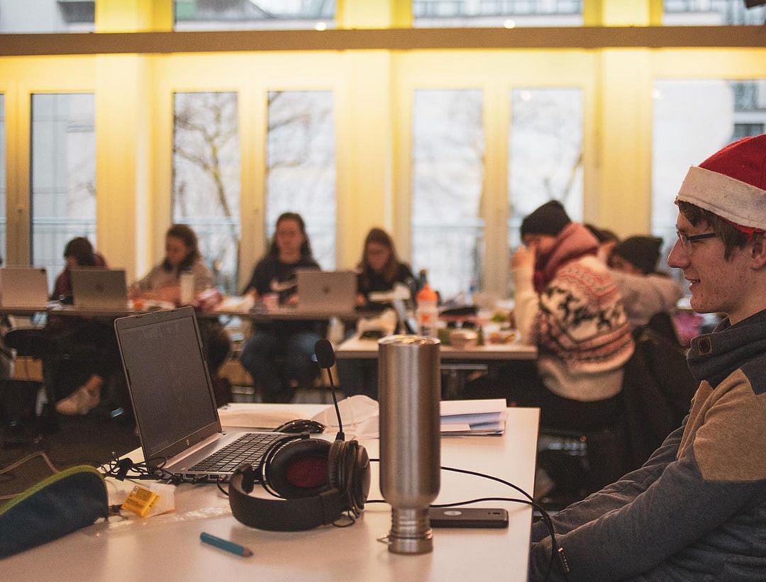 Sign up for the classes and workshops at the hostel and meet people